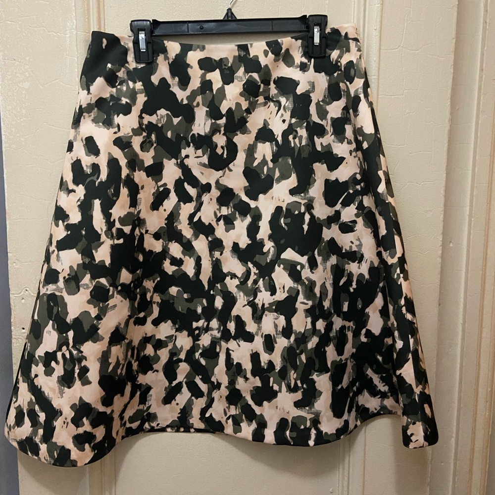 Thick, excellent quality. Side zipper. Green/Black/Beige.